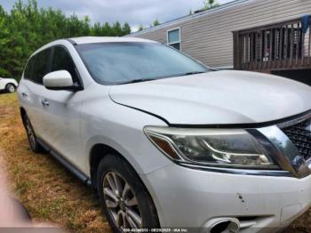  Salvage Nissan Pathfinder