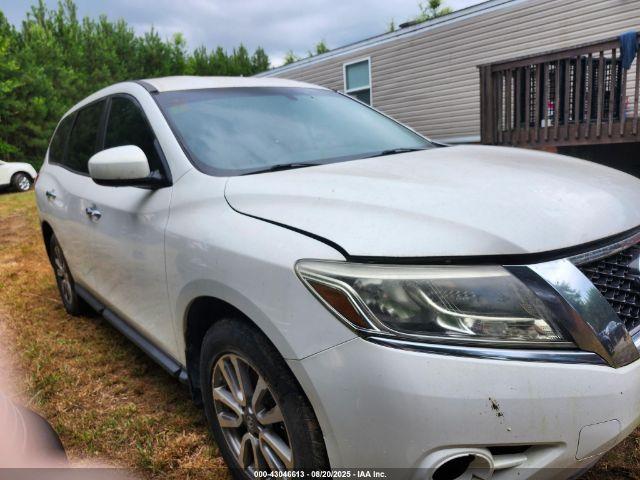  Salvage Nissan Pathfinder