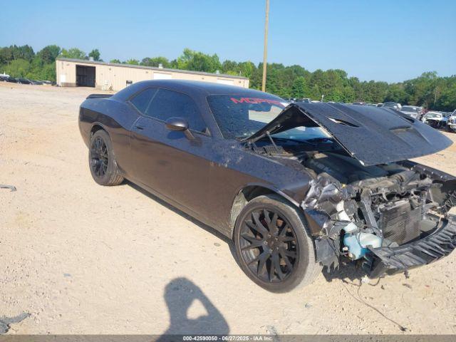 Salvage Dodge Challenger