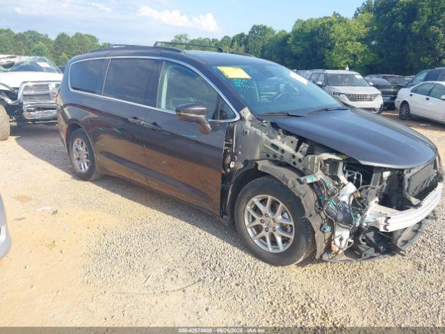  Salvage Chrysler Pacifica