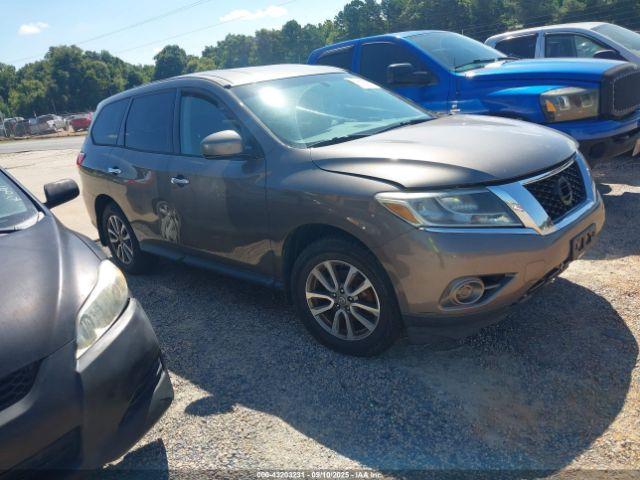  Salvage Nissan Pathfinder