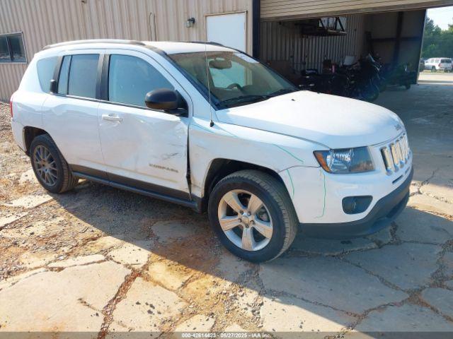  Salvage Jeep Compass