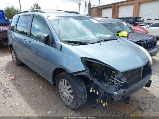  Salvage Toyota Sienna