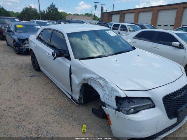  Salvage Chrysler 300