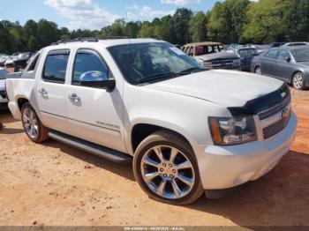  Salvage Chevrolet Avalanche 1500