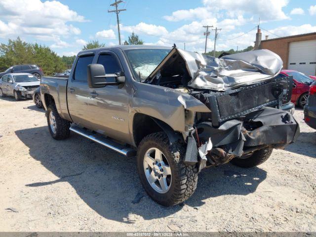  Salvage Chevrolet Silverado 2500