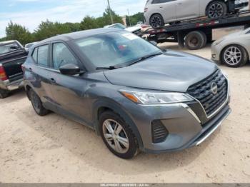  Salvage Nissan Kicks