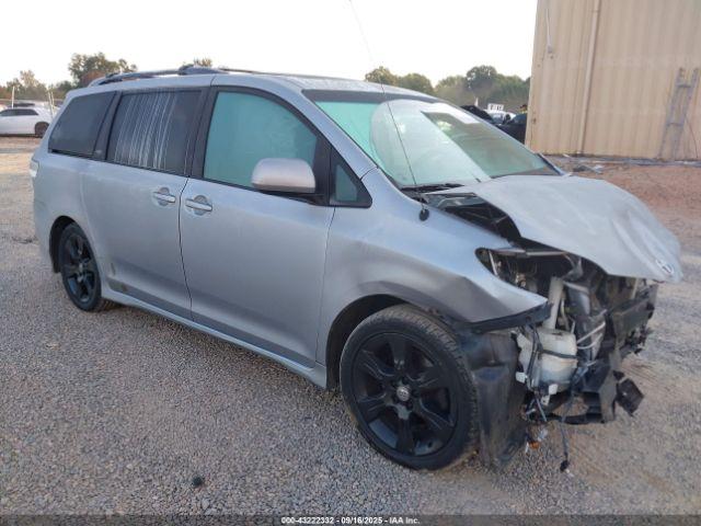  Salvage Toyota Sienna
