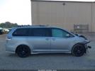 Toyota Sienna Se Image 10