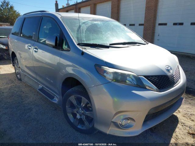  Salvage Toyota Sienna