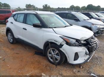  Salvage Nissan Kicks