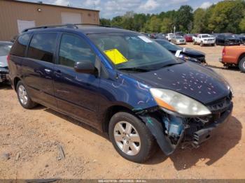  Salvage Toyota Sienna