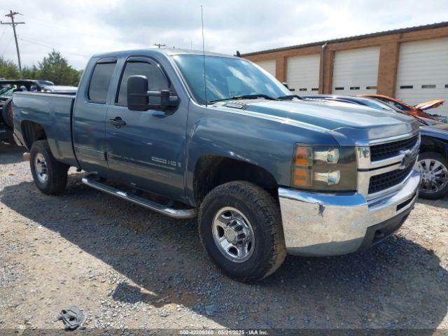  Salvage Chevrolet Silverado 2500