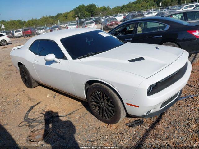 Salvage Dodge Challenger