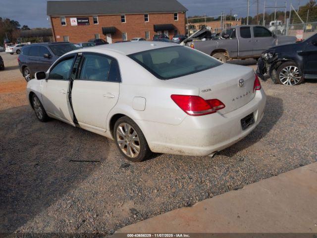 Toyota Avalon Xls Image 17