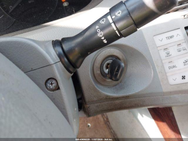 Toyota Avalon Xls Image 2