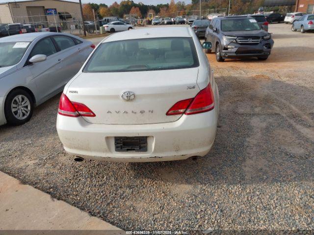 Toyota Avalon Xls Image 12