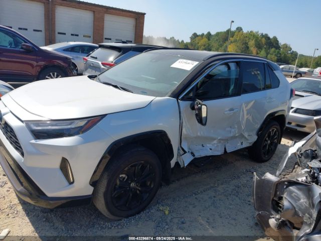 Toyota RAV4 Xse Image 14