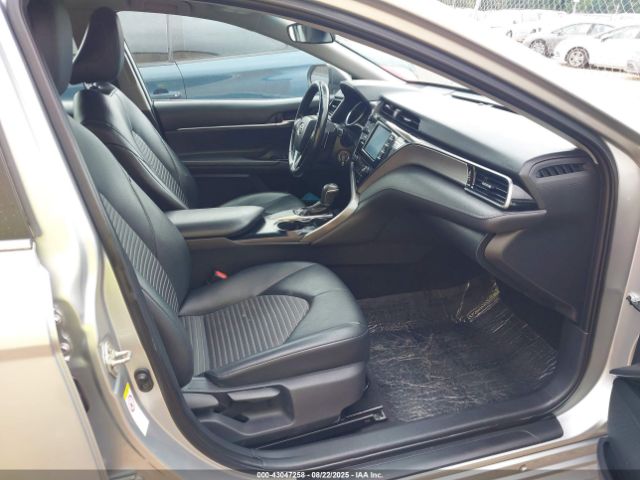 Toyota Camry Se Image 5