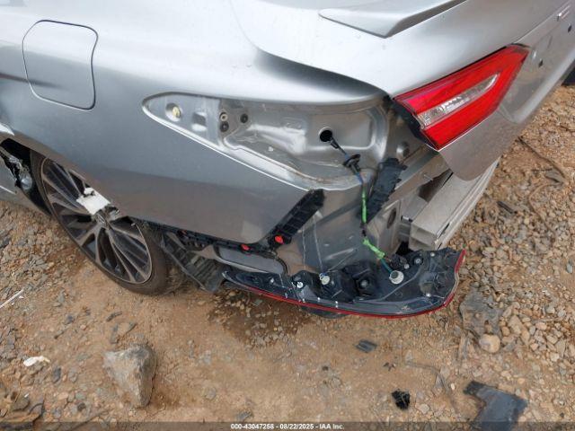 Toyota Camry Se Image 2