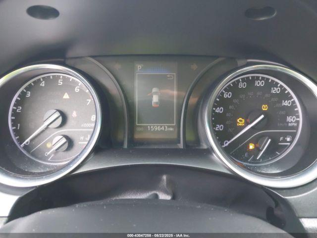 Toyota Camry Se Image 8