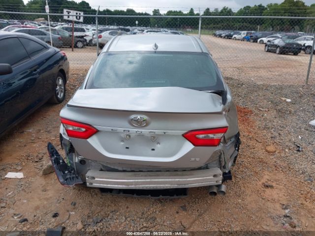 Toyota Camry Se Image 13