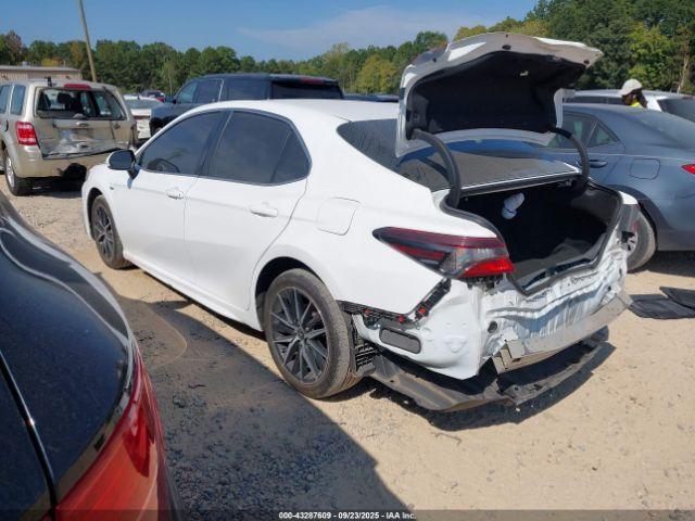 Toyota Camry Se Image 3