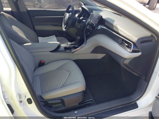 Toyota Camry Se Image 4