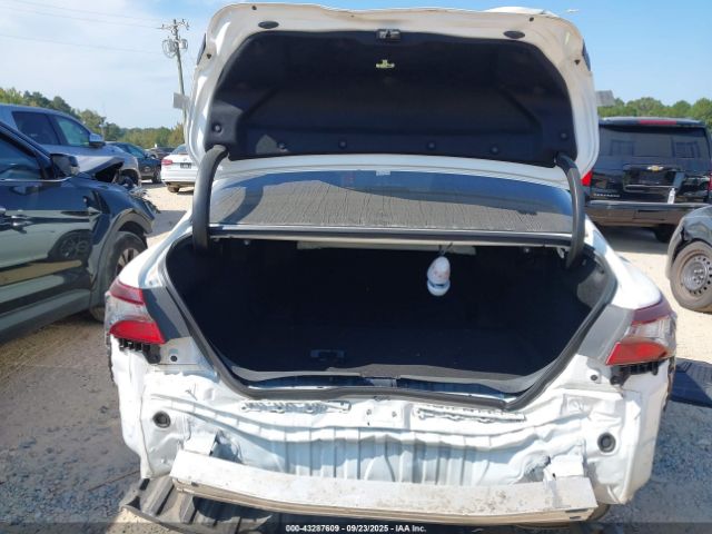 Toyota Camry Se Image 14