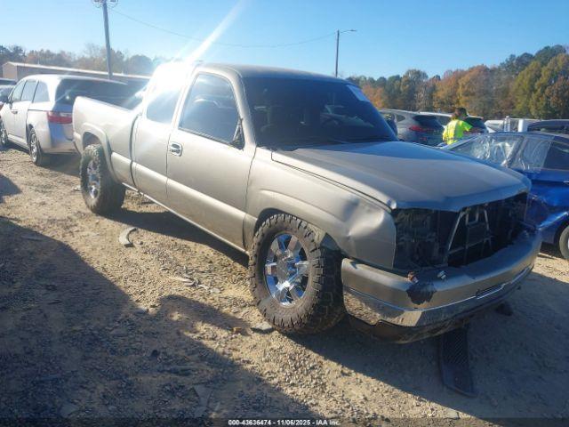  Salvage Chevrolet Silverado 2500