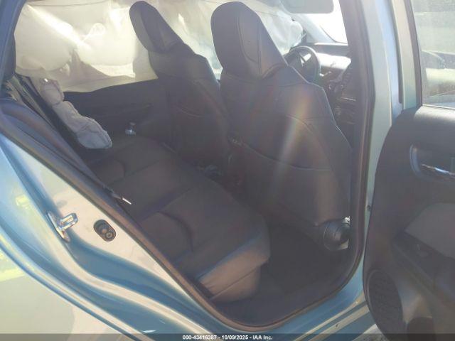 Toyota Prius Xle Image 7