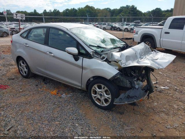  Salvage Ford Fiesta