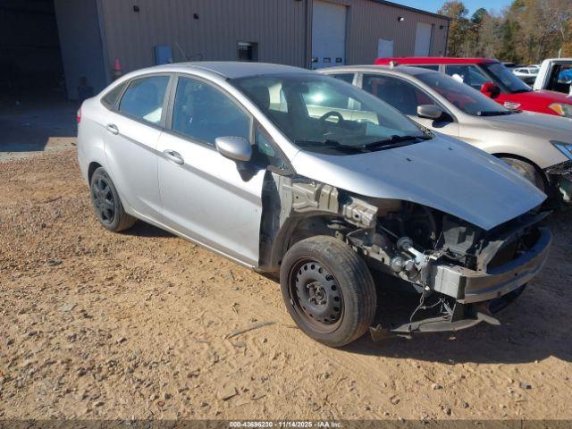  Salvage Ford Fiesta