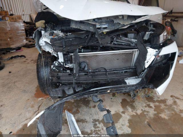 Nissan Rogue Rock Creek Image 6