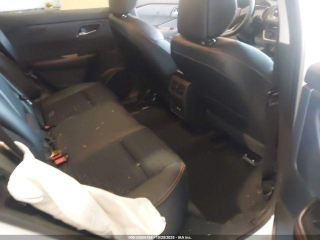 Nissan Rogue Rock Creek Image 9