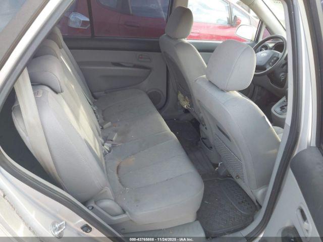 Kia Rondo Lx Image 2