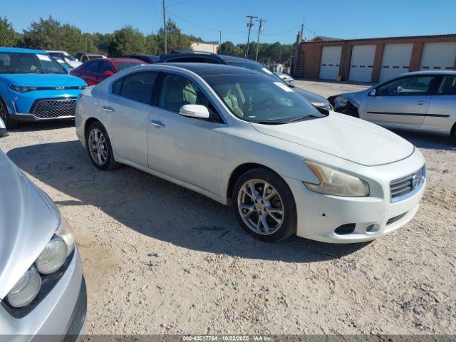  Salvage Nissan Maxima