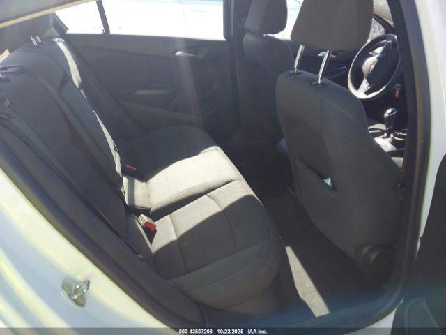 Chevrolet Cruze Lt Auto Image 13