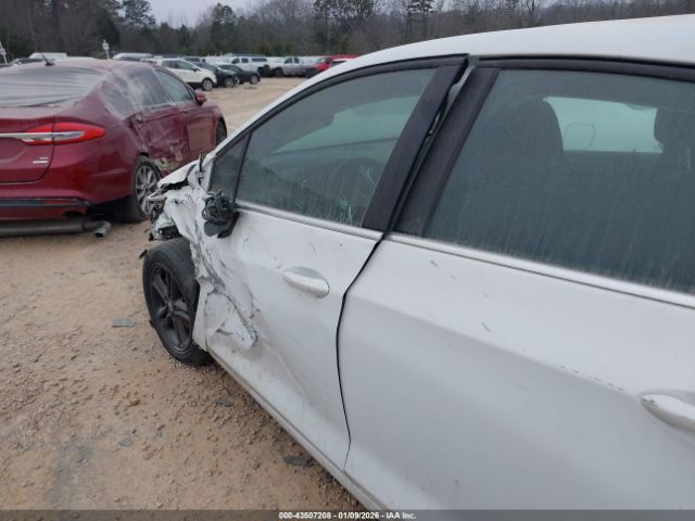 Chevrolet Cruze Lt Auto Image 18