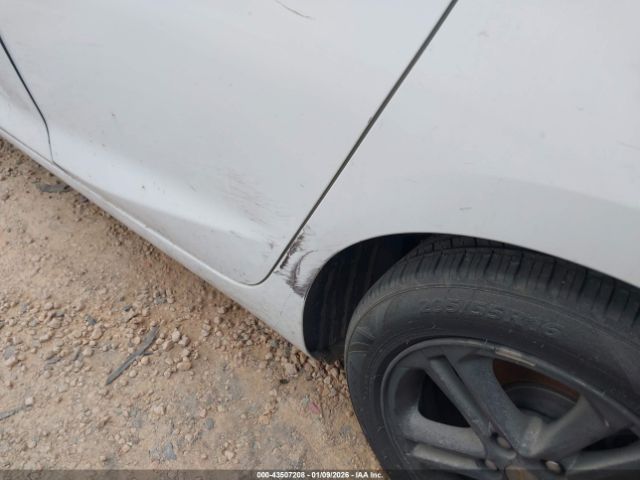 Chevrolet Cruze Lt Auto Image 19