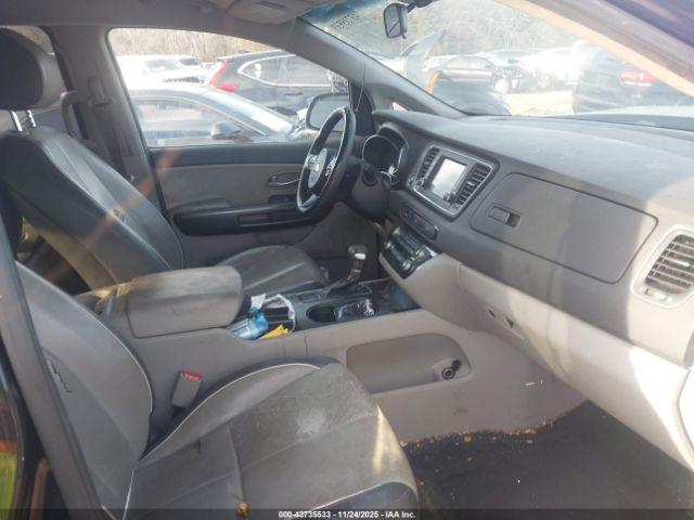 Kia Sedona Lx Image 12