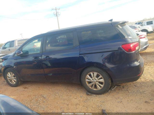 Kia Sedona Lx Image 11