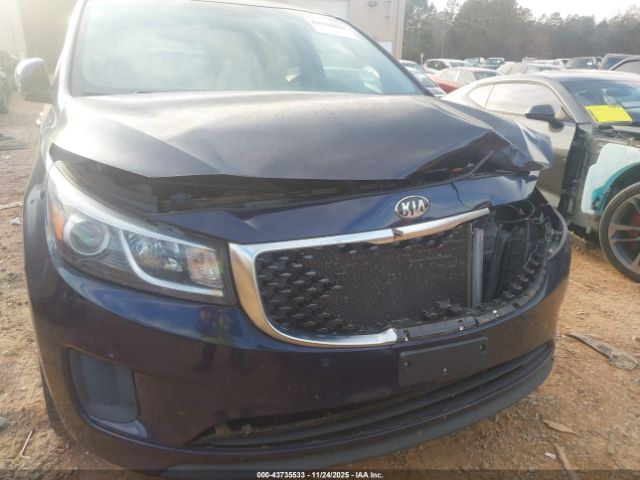 Kia Sedona Lx Image 4