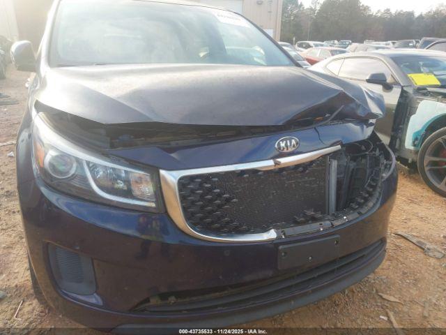 Kia Sedona Lx Image 4