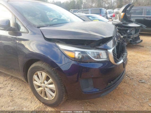 Kia Sedona Lx Image 9