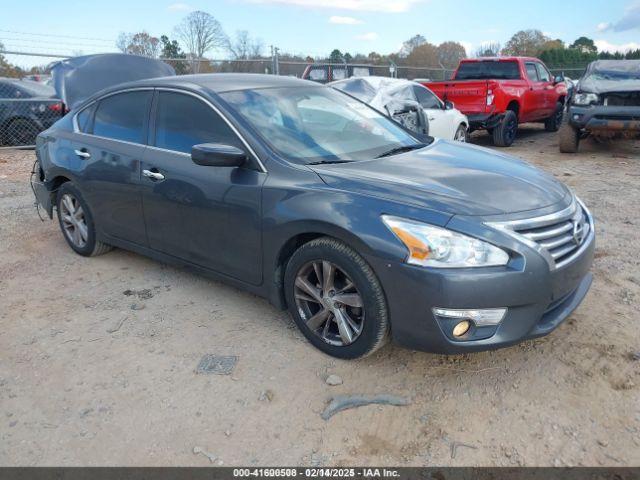  Salvage Nissan Altima