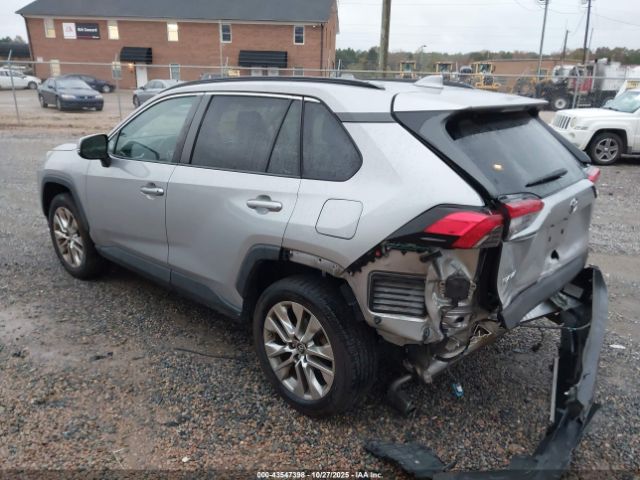 Toyota RAV4 Xle Premium Image 7