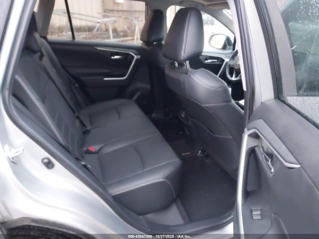 Toyota RAV4 Xle Premium Image 14