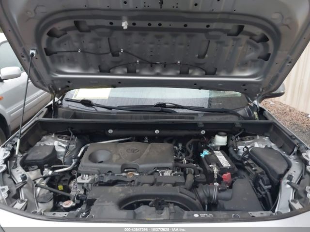 Toyota RAV4 Xle Premium Image 13