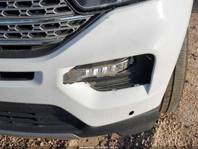 Ford Explorer Limited Image 3
